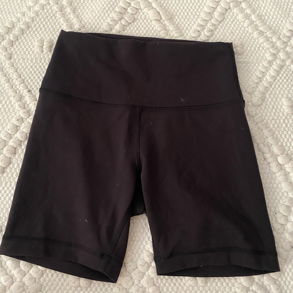Lulu lemon biker shorts 6 inch. Never worn, just tried on. Brand new.